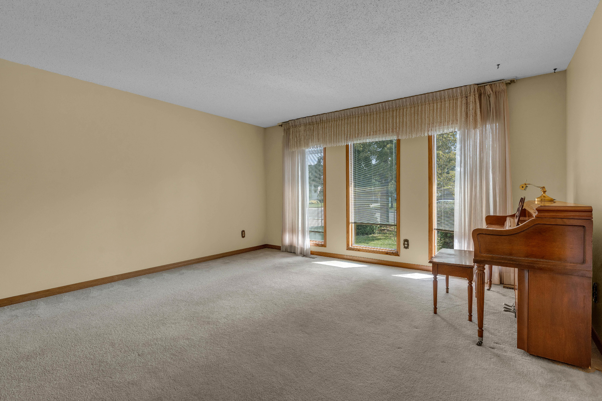 Forest Grove 社区独栋出售·747 Wilkinson Way——林与唐地产 - 2